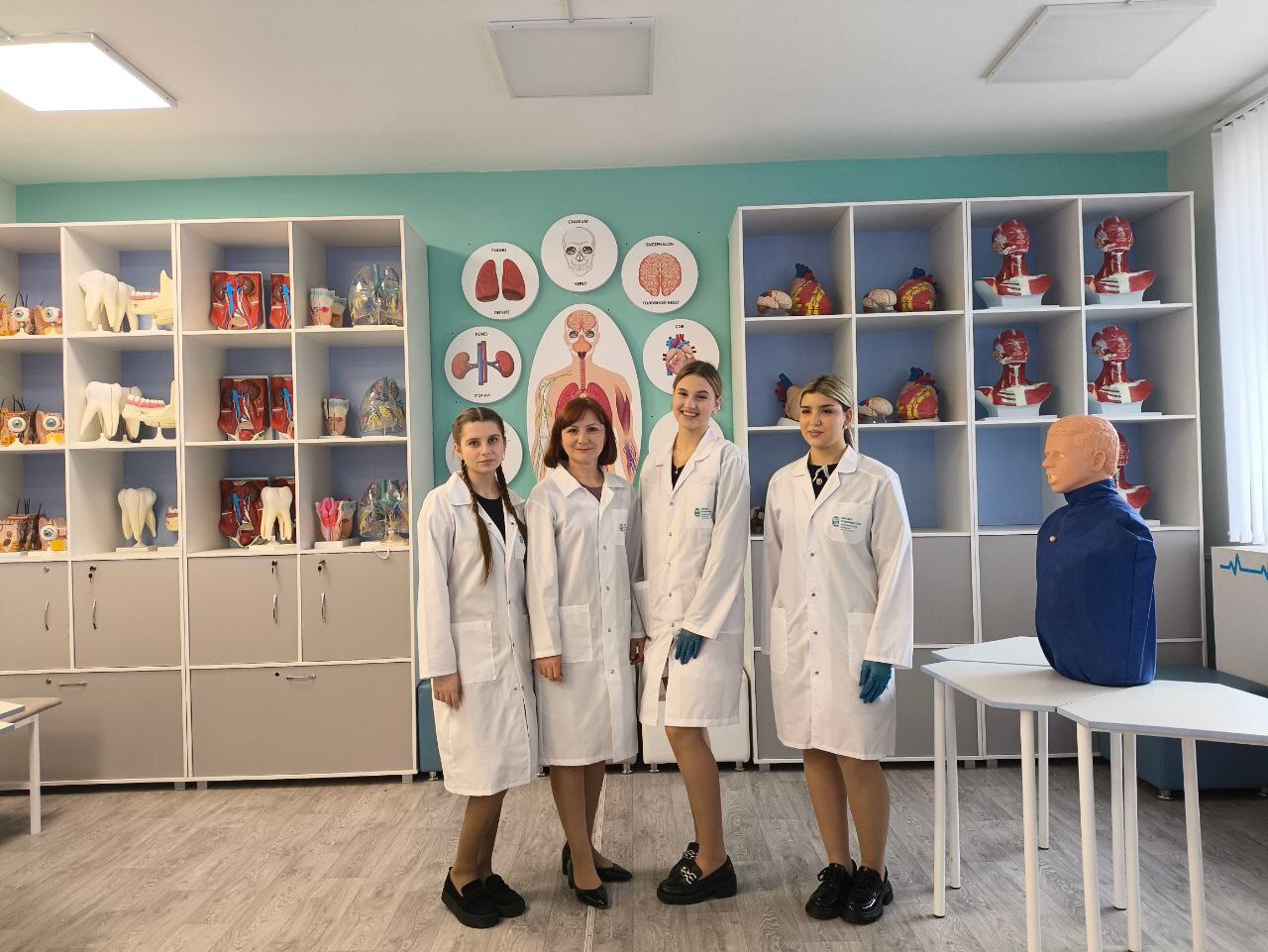 Ученики медицинского класса провели обучающее занятие для семиклассников Ученики медицинского класса провели обучающее занятие для семиклассников