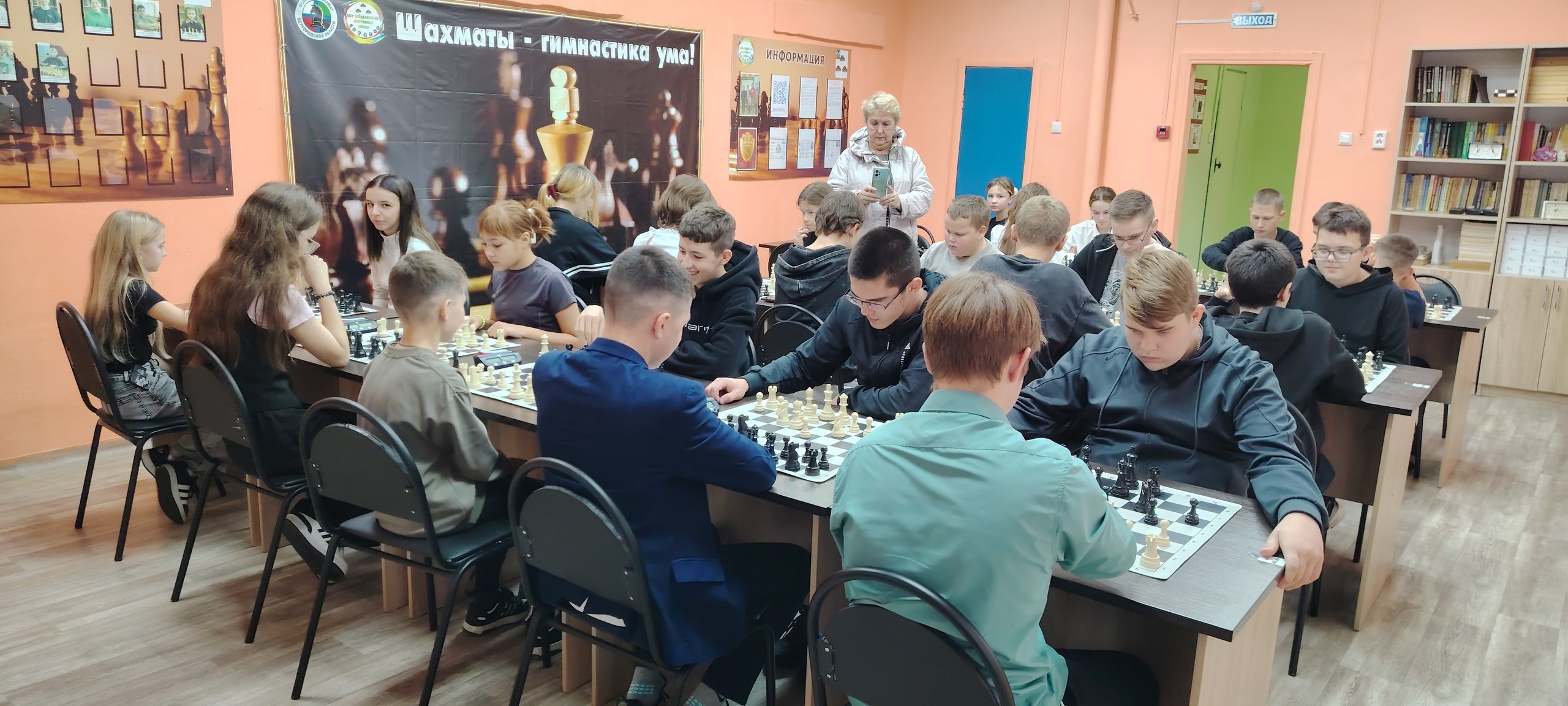 Вчера на базе Вейделевской спортивной школы прошли районные соревнования по шахматам среди команд общеобразовательных организаций дивизиона «Б», в рамках 68-й Спартакиады школьников в 2025 – 2026 учебном году Вчера на базе Вейделевской спортивной школы прошли районные соревнования по шахматам среди команд общеобразовательных организаций дивизиона «Б», в рамках 68-й Спартакиады школьников в 2025 – 2026 учебном году