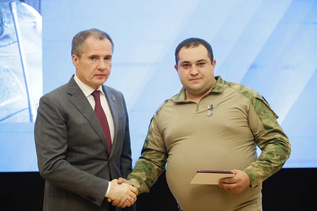 Девять бойцов нашей территориальной самообороны были удостоены высоких федеральных и региональных наград Девять бойцов нашей территориальной самообороны были удостоены высоких федеральных и региональных наград