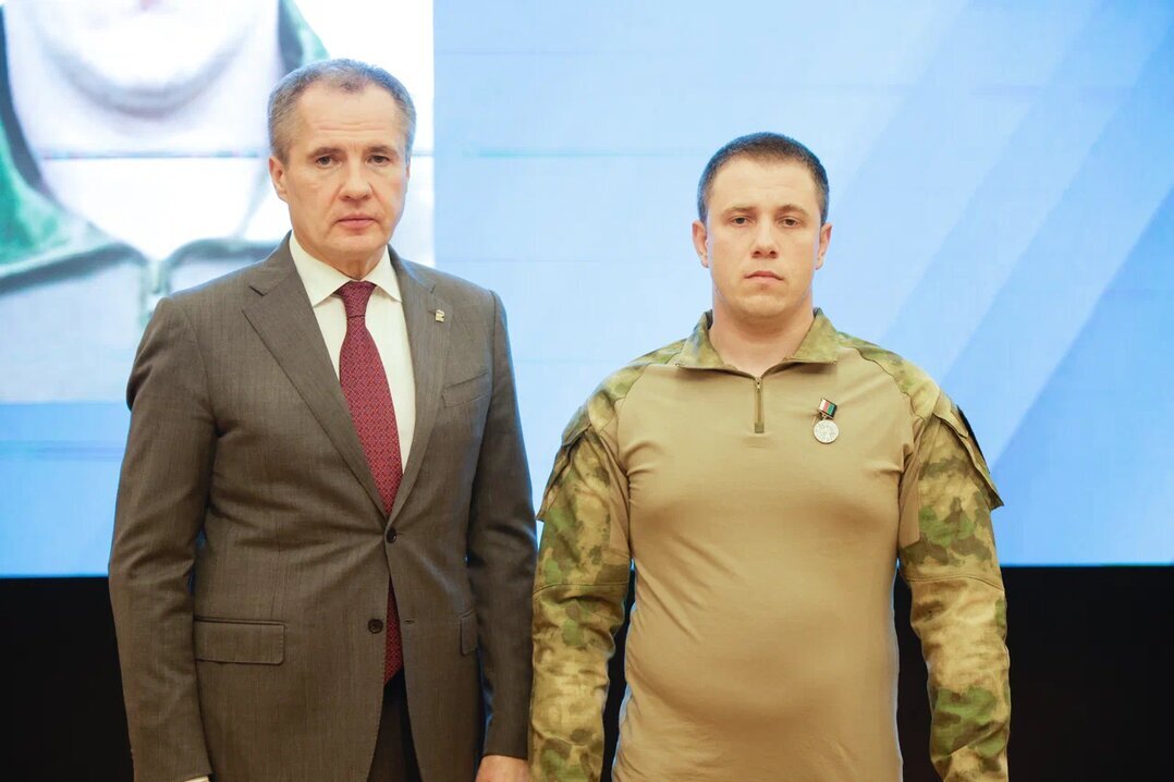 Девять бойцов нашей территориальной самообороны были удостоены высоких федеральных и региональных наград Девять бойцов нашей территориальной самообороны были удостоены высоких федеральных и региональных наград