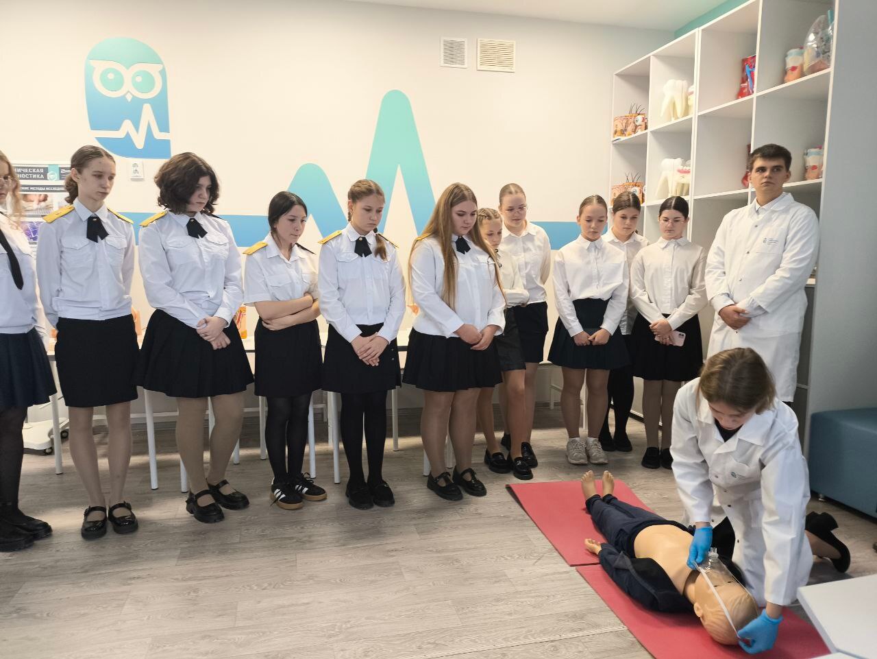 Ученики медицинского класса провели обучающее занятие для семиклассников Ученики медицинского класса провели обучающее занятие для семиклассников