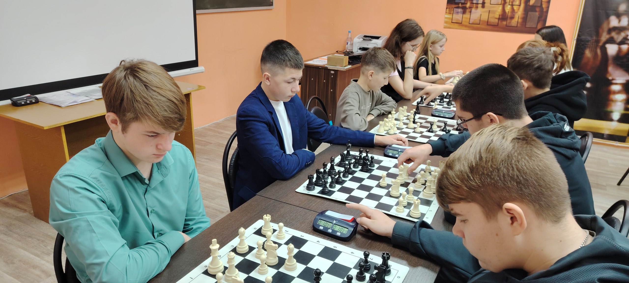 Вчера на базе Вейделевской спортивной школы прошли районные соревнования по шахматам среди команд общеобразовательных организаций дивизиона «Б», в рамках 68-й Спартакиады школьников в 2025 – 2026 учебном году Вчера на базе Вейделевской спортивной школы прошли районные соревнования по шахматам среди команд общеобразовательных организаций дивизиона «Б», в рамках 68-й Спартакиады школьников в 2025 – 2026 учебном году