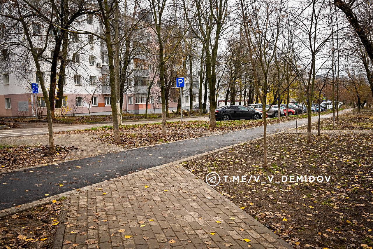 Мэр Белгорода Валентин Демидов проверил строительство новых участков велопешеходных дорожек Мэр Белгорода Валентин Демидов проверил строительство новых участков велопешеходных дорожек