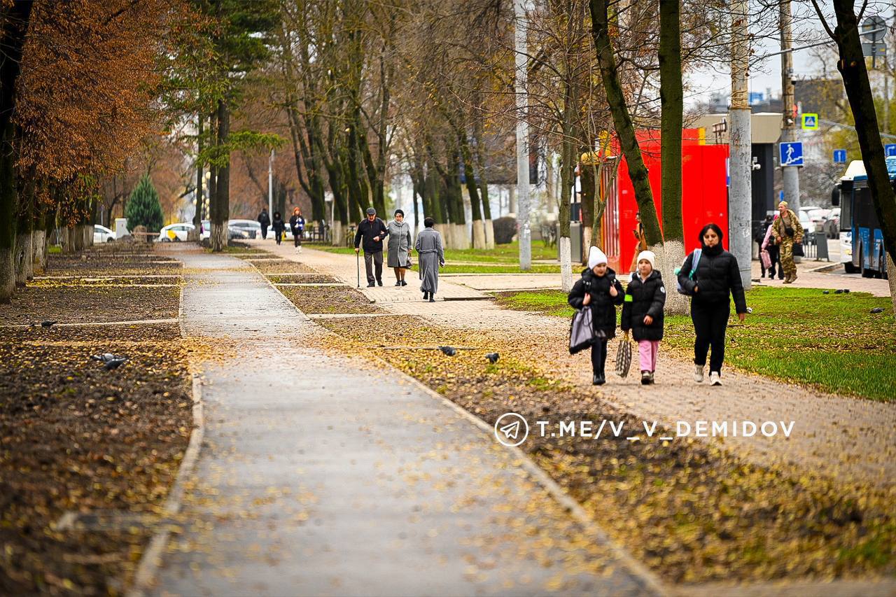 Мэр Белгорода Валентин Демидов проверил строительство новых участков велопешеходных дорожек Мэр Белгорода Валентин Демидов проверил строительство новых участков велопешеходных дорожек