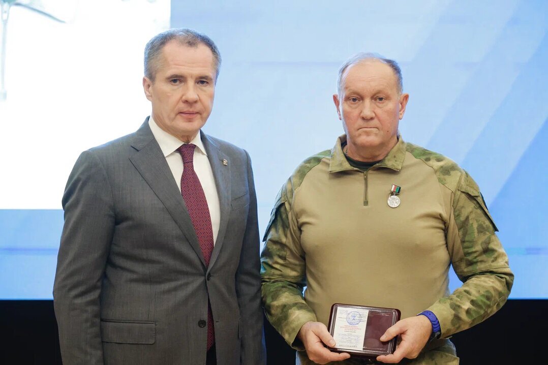 Девять бойцов нашей территориальной самообороны были удостоены высоких федеральных и региональных наград Девять бойцов нашей территориальной самообороны были удостоены высоких федеральных и региональных наград