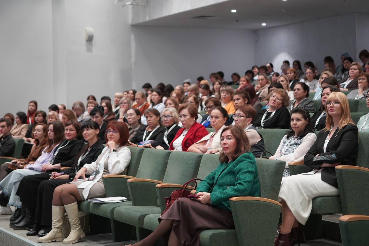 Михаил Лобазнов: В одно из посещений нашего округа Губернатор Белгородской области Вячеслав Гладков рекомендовал ознакомиться с деятельностью библиотек Республики Татарстан Михаил Лобазнов: В одно из посещений нашего округа Губернатор Белгородской области Вячеслав Гладков рекомендовал ознакомиться с деятельностью библиотек Республики Татарстан