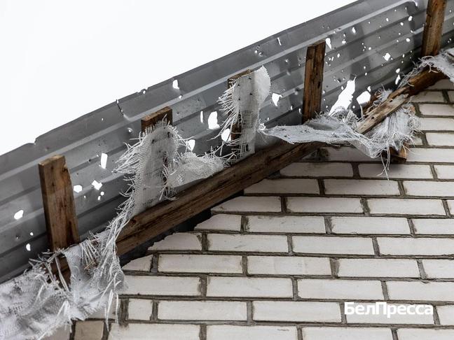 Строительные бригады Шебекино продолжают работы по восстановлению жилых домов в частном секторе, пострадавших от обстрелов Строительные бригады Шебекино продолжают работы по восстановлению жилых домов в частном секторе, пострадавших от обстрелов