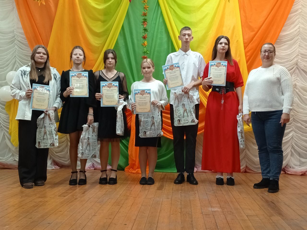 Сегодня мы отмечаем два важных события — престольный праздник в честь святых Космы и Дамиана Асийских и День села в Сетном, Терновом, Нечаево и Хмелевое