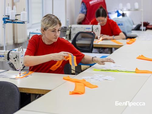 Белгородское предприятие шьёт светоотражающие ленты и нашивки для всей России