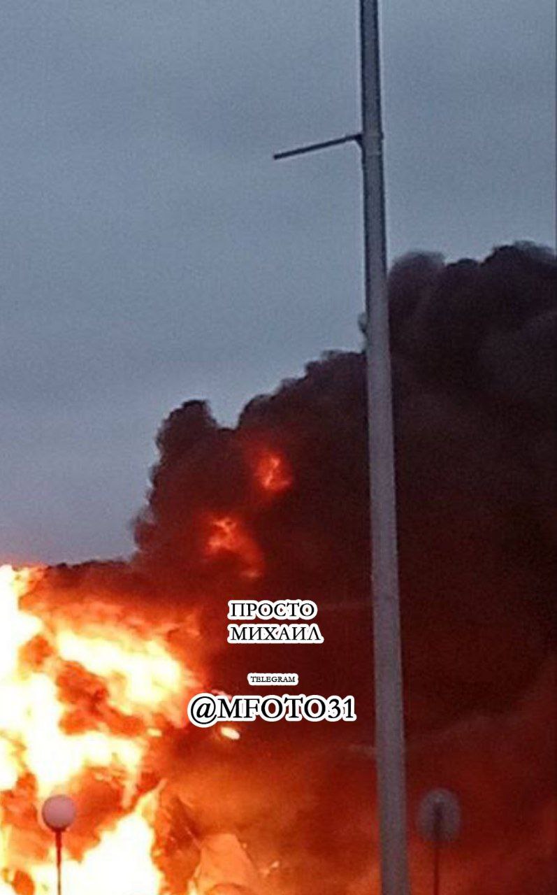 Местные телеграм-каналы сообщают об атаке дрона на заправку в Масловой Пристани