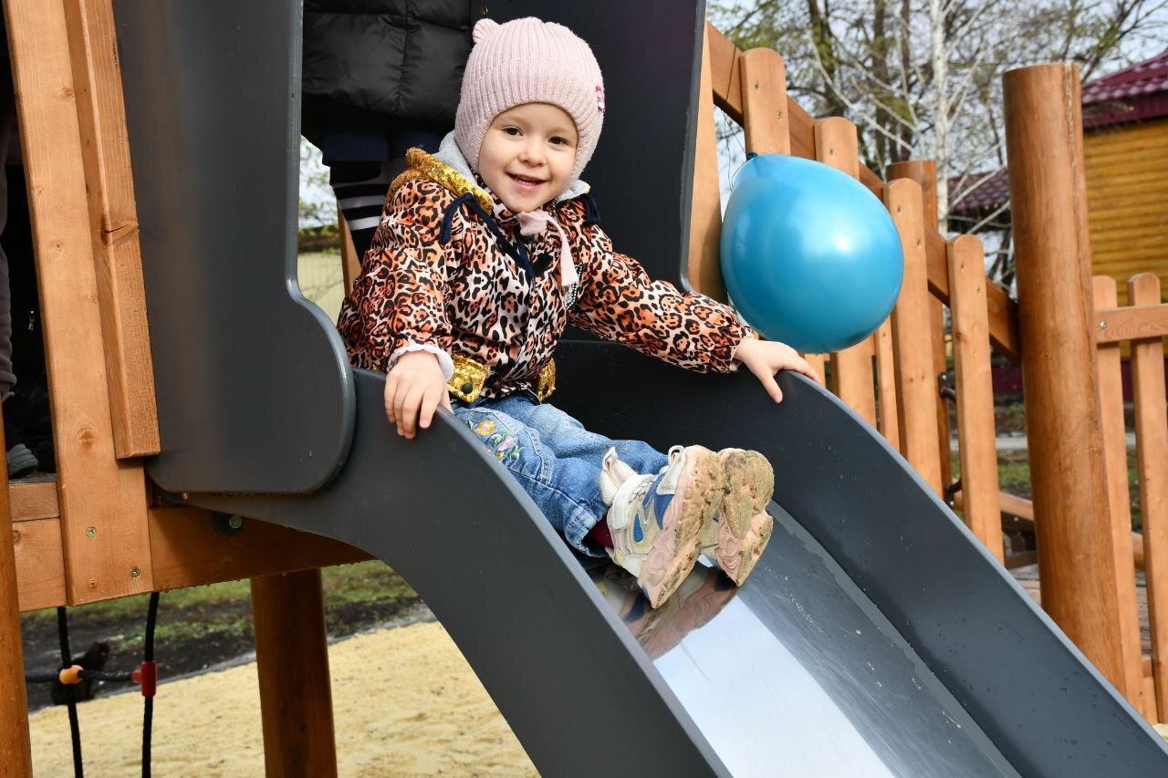 В селе Нижняя Покровка появилась новая детская игровая площадка В селе Нижняя Покровка появилась новая детская игровая площадка