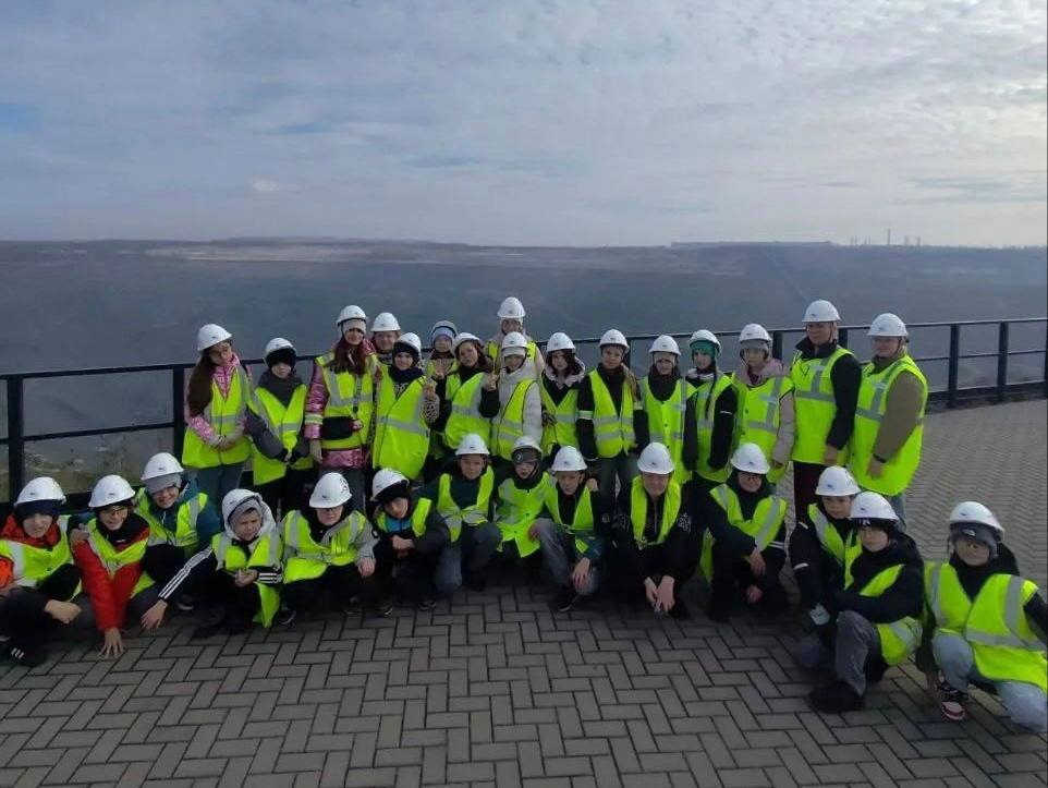 Татьяна Круглякова: Учащиеся Разуменской СОШ №1 посетили легендарный Лебединский горно-обогатительный комбинат Татьяна Круглякова: Учащиеся Разуменской СОШ №1 посетили легендарный Лебединский горно-обогатительный комбинат