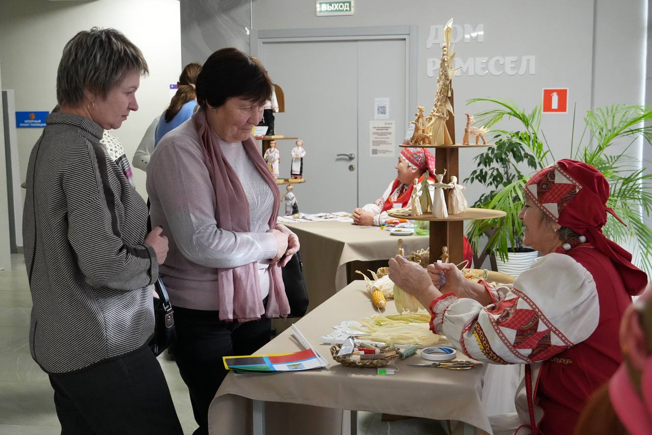 Во Дворце культуры и спорта Валуйского городского округа состоялась творческая программа «Белгородская область — Родина Победы», подготовленная Новооскольским муниципальным округом в рамках областной культурной эстафеты... Во Дворце культуры и спорта Валуйского городского округа состоялась творческая программа «Белгородская область — Родина Победы», подготовленная Новооскольским муниципальным округом в рамках областной культурной эстафеты...