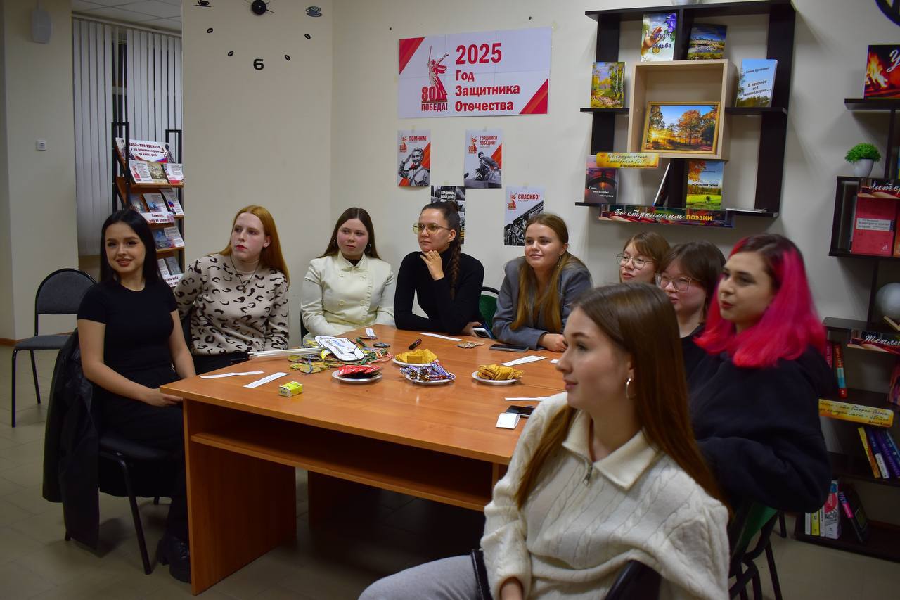 В преддверии Международного дня студента, который отмечается 17 ноября, в Волоконовской центральной библиотеке прошло яркое и вдохновляющее мероприятие — «Студенческая ярмарка-найди себя» В преддверии Международного дня студента, который отмечается 17 ноября, в Волоконовской центральной библиотеке прошло яркое и вдохновляющее мероприятие — «Студенческая ярмарка-найди себя»