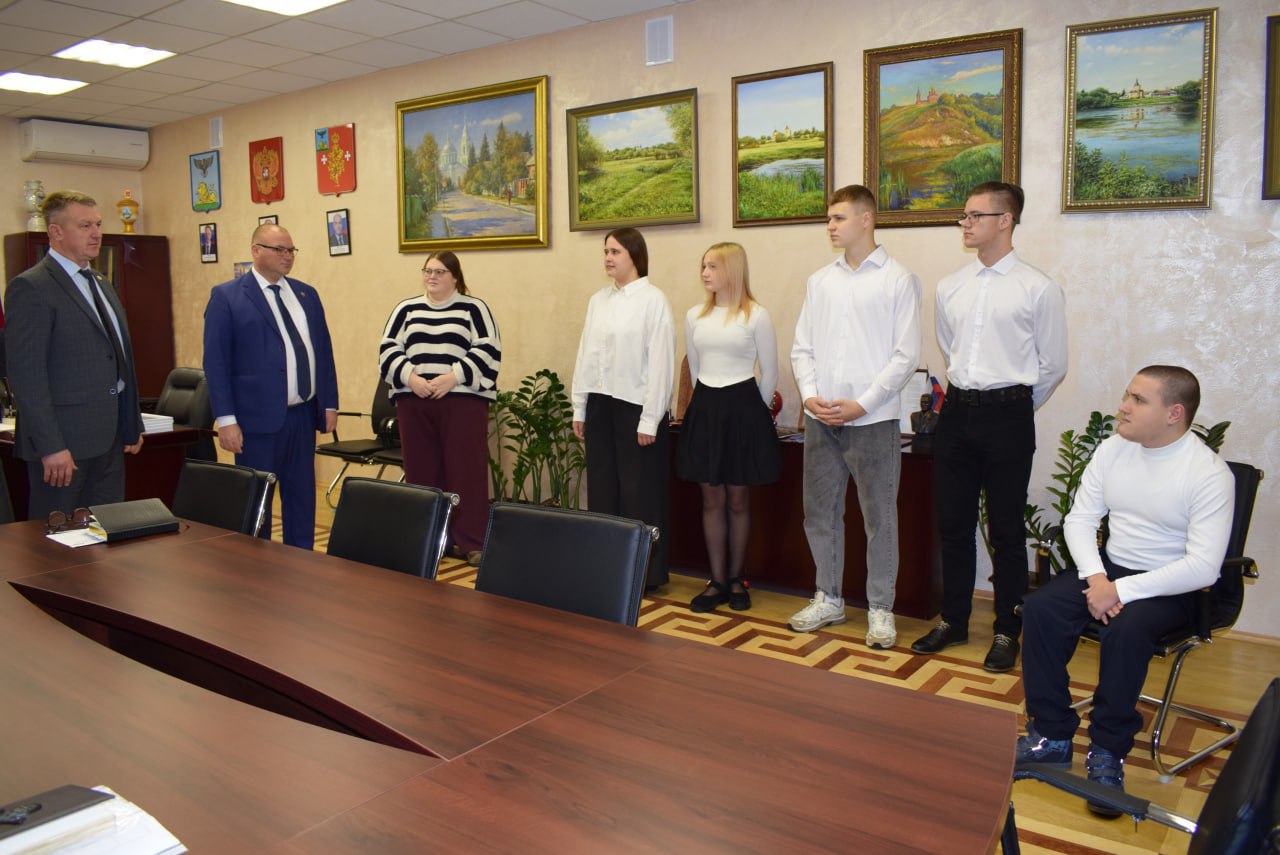 На протяжении почти двадцати лет в Борисовском муниципальном округе реализуется программа поддержки талантливой молодежи — именная стипендия главы округа На протяжении почти двадцати лет в Борисовском муниципальном округе реализуется программа поддержки талантливой молодежи — именная стипендия главы округа