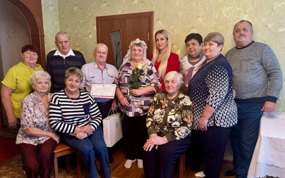 Светлана Халеева: Дорогие земляки!. Сердечно поздравляю семью Чеботарёвых с замечательным событием — золотой свадьбой! 50 лет вместе — это достойный пример истинной любви и преданности