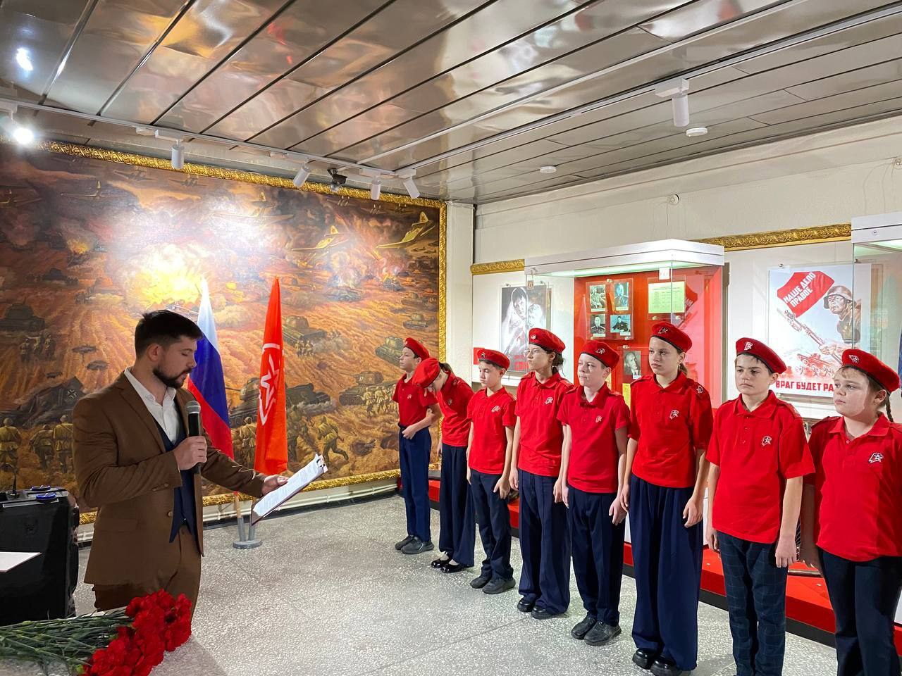 Олег Медведев: На мемориале «Курская Дуга» прошла церемония вступления учащихся МБОУ "Терновская ООШ" в ряды Всероссийского детско-юношеского военно-патриотического общественного движения «Юнармия» Олег Медведев: На мемориале «Курская Дуга» прошла церемония вступления учащихся МБОУ "Терновская ООШ" в ряды Всероссийского детско-юношеского военно-патриотического общественного движения «Юнармия»