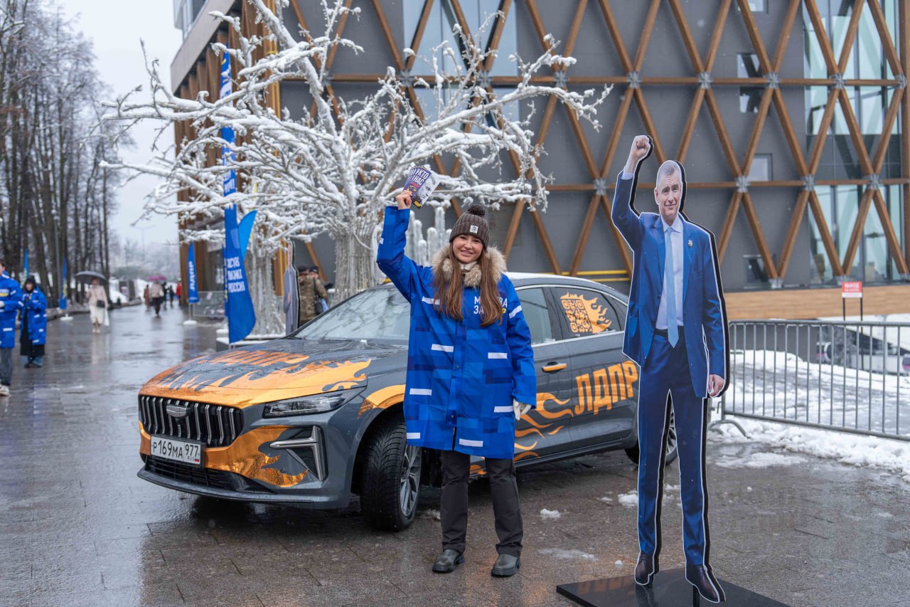 Андрей Луговой: 20 тонн гуманитарной помощи – вынужденным переселенцам в Белгородскую область Андрей Луговой: 20 тонн гуманитарной помощи – вынужденным переселенцам в Белгородскую область