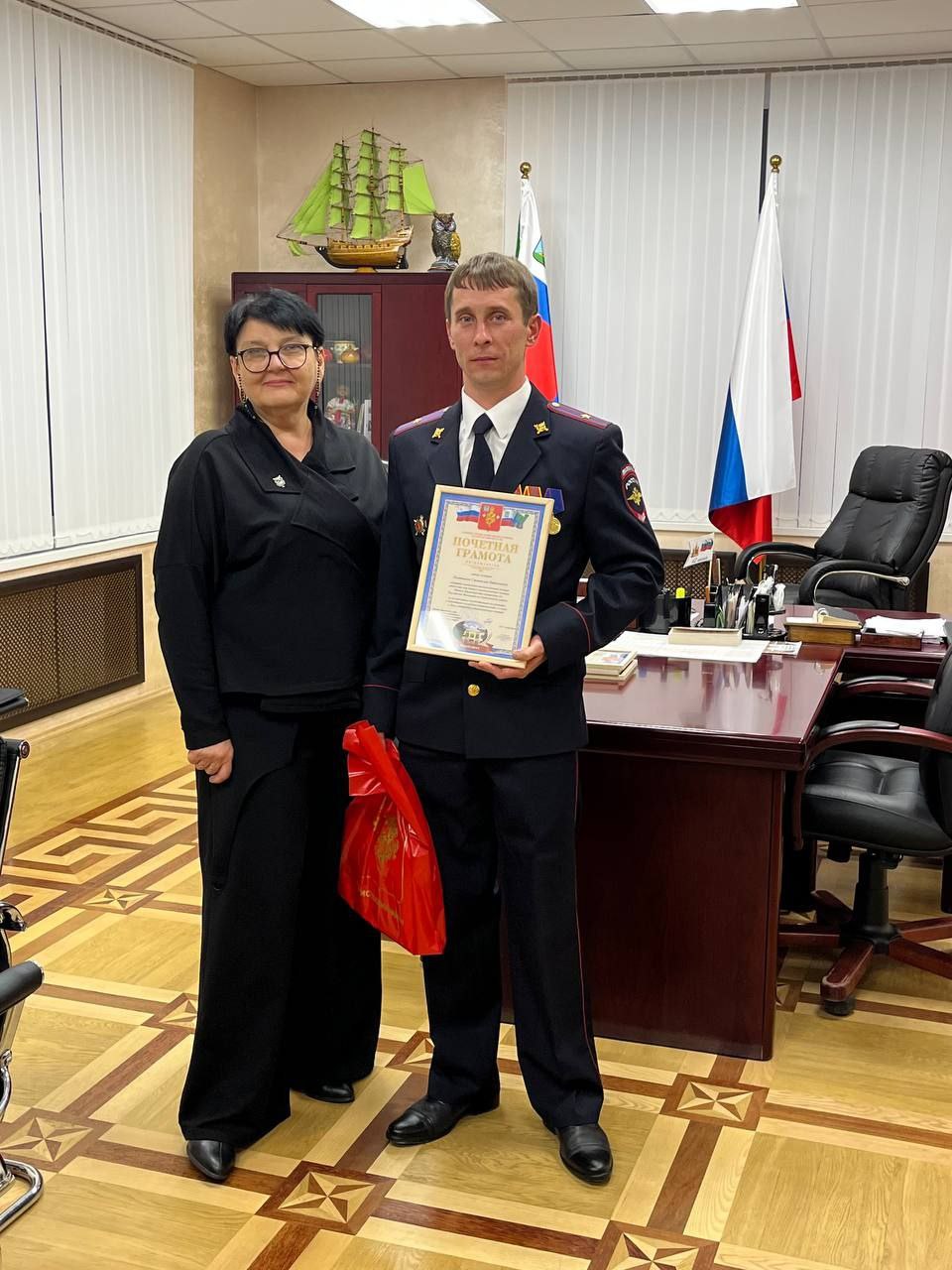 Вечерний пост — о наших героях в погонах!