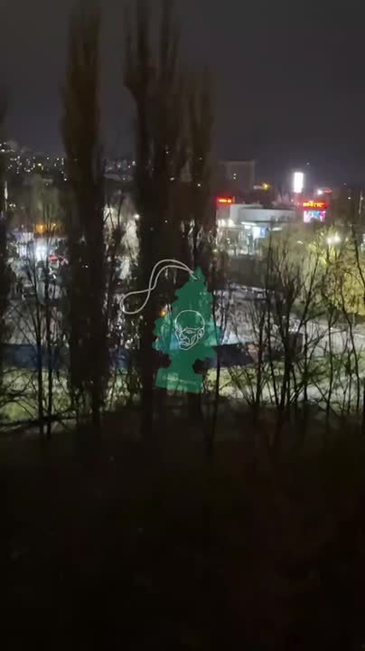 В Белгороде автоинспекторы оштрафовали водителей за шум на парковке гипермаркета