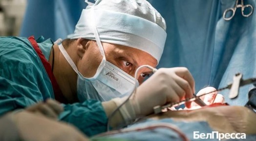 «Услышали стрельбу. Шофёр сказал, чтобы мы выбегали из автомобиля. Я выскочила и почувствовала сильный удар в спину»