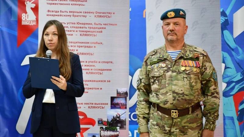 Владимир Переверзев: В школах Борисовского муниципального округа прошли торжественные церемонии посвящения учащихся в ряды Всероссийского детско-юношеского военно-патриотического общественного движения «Юнармия» Владимир Переверзев: В школах Борисовского муниципального округа прошли торжественные церемонии посвящения учащихся в ряды Всероссийского детско-юношеского военно-патриотического общественного движения «Юнармия»