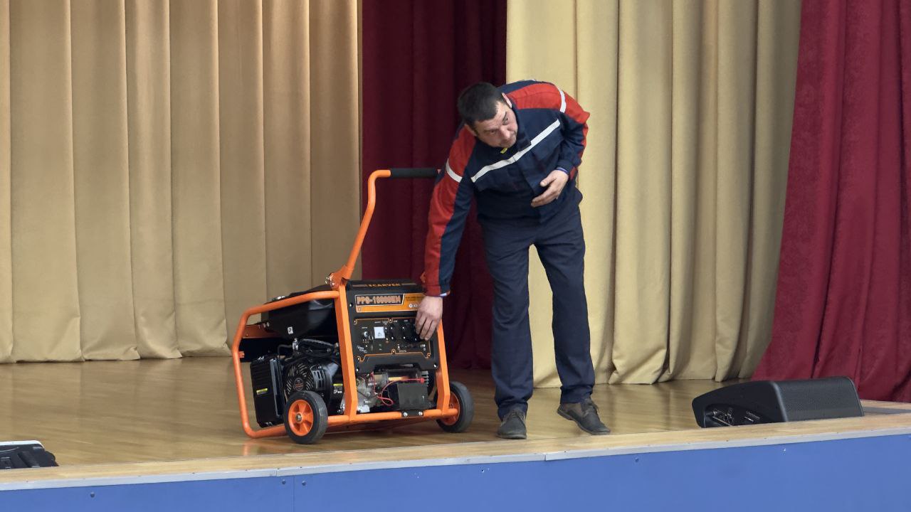 Хотя бы раз в три месяца генератор лучше заводить в тестовом режиме: жители Майского и Таврово учатся безопасно использовать резервные источники электроснабжения Хотя бы раз в три месяца генератор лучше заводить в тестовом режиме: жители Майского и Таврово учатся безопасно использовать резервные источники электроснабжения