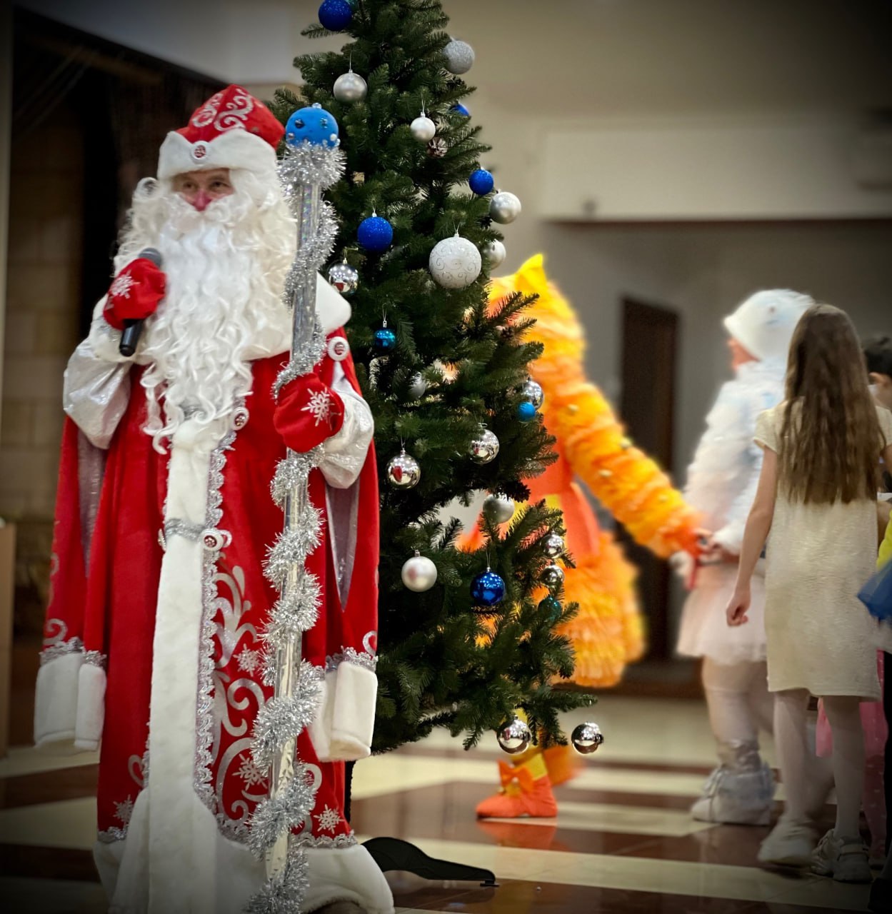 От древнего духа зимы до главного символа Нового года От древнего духа зимы до главного символа Нового года