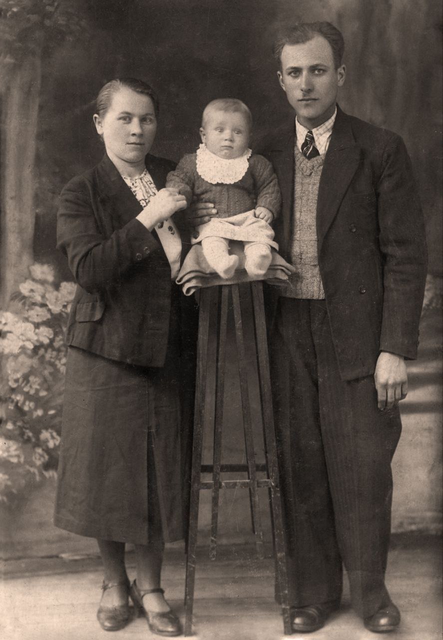 Уже сегодня останки бойца, погибшего на Курской Дуге, отправились на Родину в Брест, где в торжественной обстановке их предадут земле Уже сегодня останки бойца, погибшего на Курской Дуге, отправились на Родину в Брест, где в торжественной обстановке их предадут земле