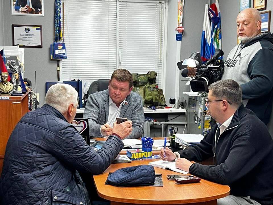 Депутаты областной Думы продолжают активно оказывать содействие в решении проблем земляков Депутаты областной Думы продолжают активно оказывать содействие в решении проблем земляков