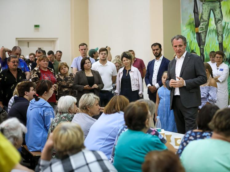 «Я хочу почувствовать проблематику напрямую. Не через отчёты от своих подчинённых, а напрямую от людей. Люди не привыкли стесняться, они говорят всё как есть»