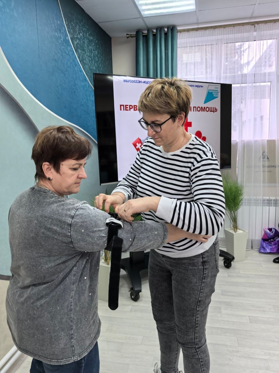 Нацпроект «Семья»: сотрудники Грайворонского Дома ремесел осваивают навыки первой помощи Нацпроект «Семья»: сотрудники Грайворонского Дома ремесел осваивают навыки первой помощи