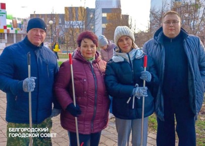 Обновлённый сквер «Комсомольский» привели в порядок перед зимой