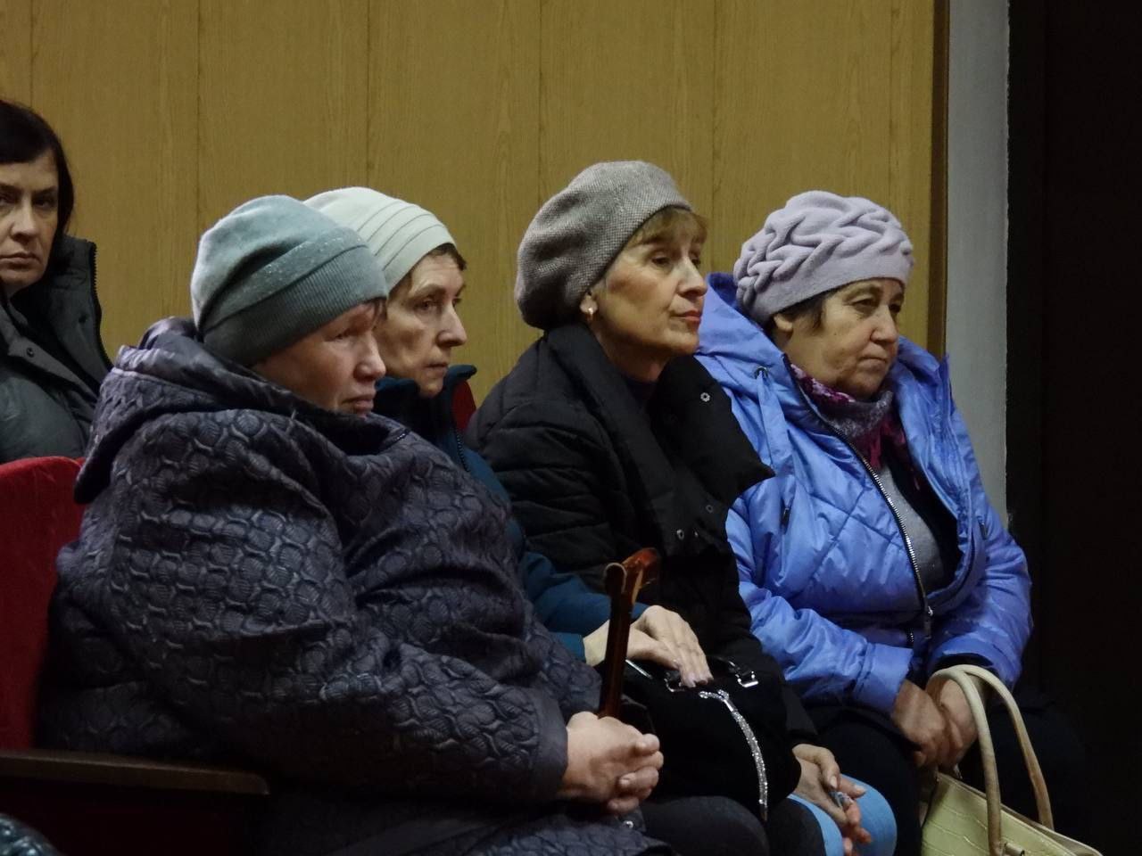 Татьяна Киричкова: На встрече с жителями села Верхняя Серебрянка обсудили оперативную обстановку на территории нашего округа, рассказали о мерах безопасности, благоустройстве территории и кибермошенничестве Татьяна Киричкова: На встрече с жителями села Верхняя Серебрянка обсудили оперативную обстановку на территории нашего округа, рассказали о мерах безопасности, благоустройстве территории и кибермошенничестве