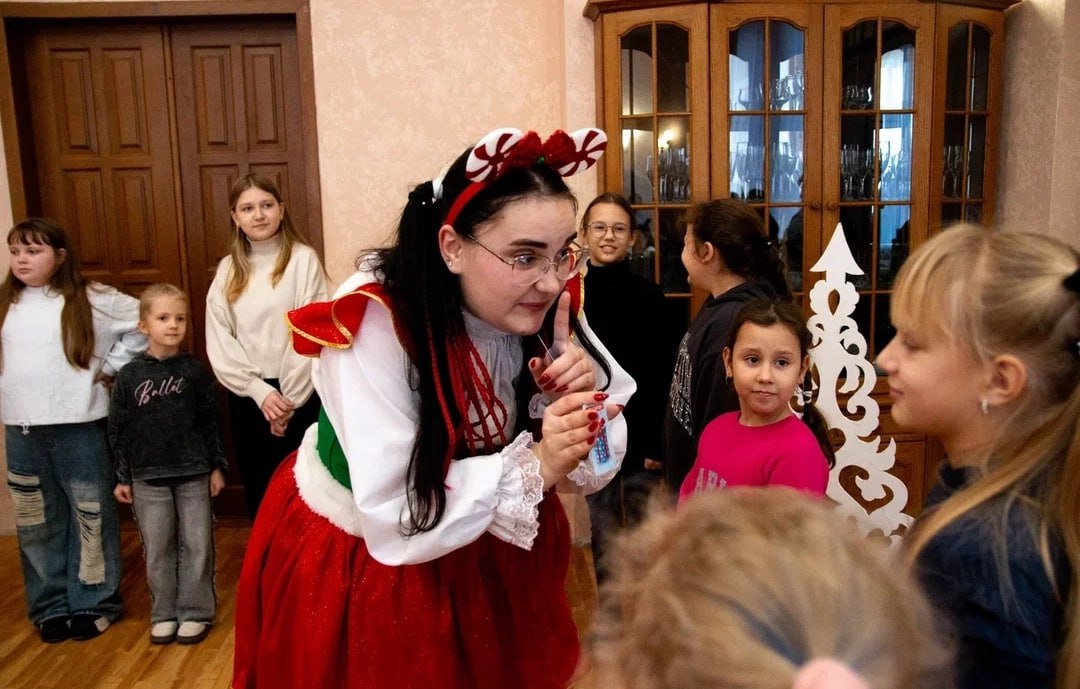 У юных шебекинцев вчера состоялся настоящий праздник – День рождения Дедушки Мороза! У юных шебекинцев вчера состоялся настоящий праздник – День рождения Дедушки Мороза!