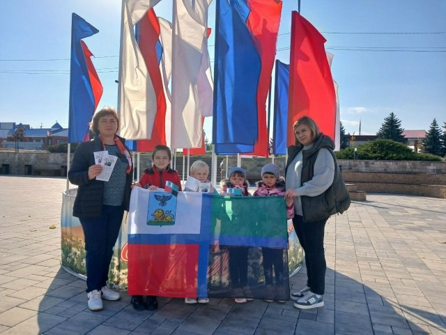 Социально-реабилитационный центр для несовершеннолетних внесён во Всероссийскую Книгу Почёта Социально-реабилитационный центр для несовершеннолетних внесён во Всероссийскую Книгу Почёта