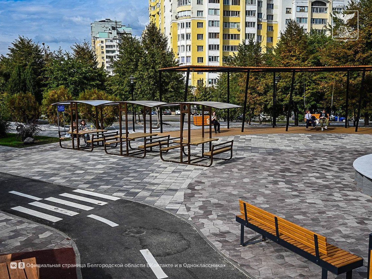 В Белгороде обновлённый сквер «Комсомольский» привели в порядок перед зимой