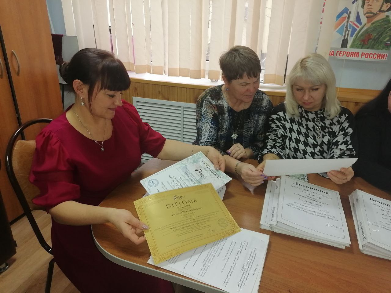 Олег Медведев: Дорогие друзья!. В Яковлевском муниципальном округе продолжается оказание государственной социальной помощи гражданам, оказавшимся в трудной жизненной ситуации, на основании социального контракта