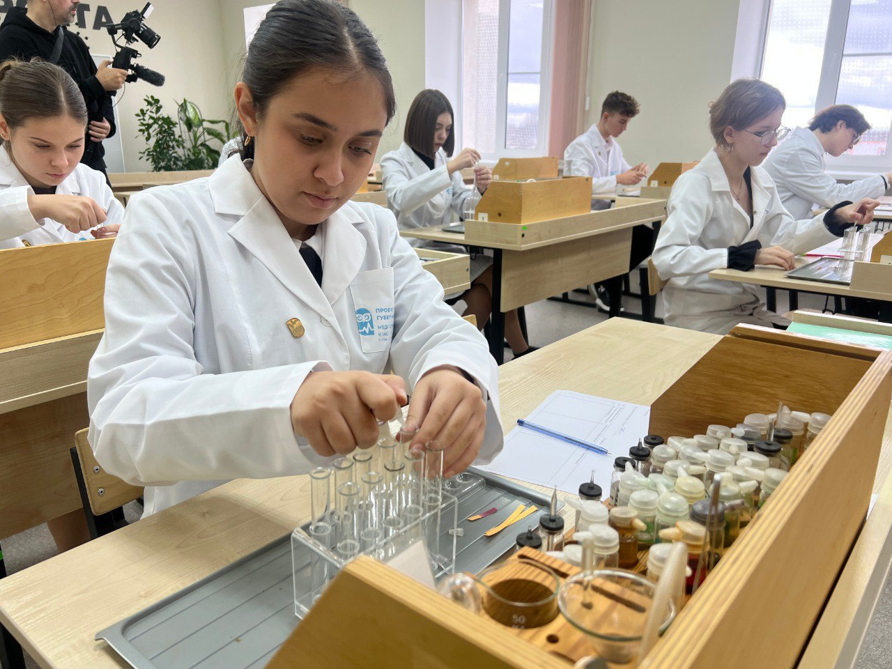 Владимир Переверзев: Со школьной скамьи – в медицину: как в Борисовской СОШ №2 готовят будущих врачей Владимир Переверзев: Со школьной скамьи – в медицину: как в Борисовской СОШ №2 готовят будущих врачей