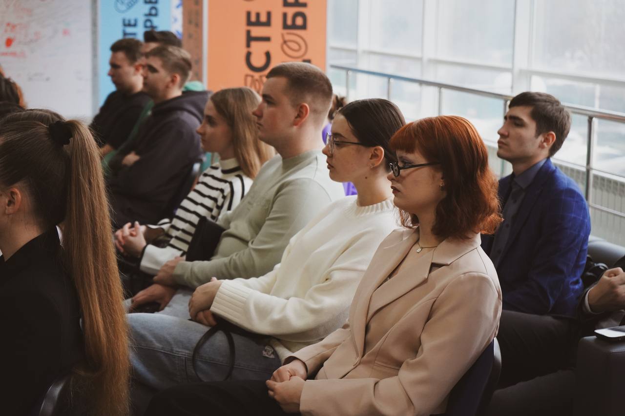 Татьяна Киреева: В Центре молодёжных инициатив в формате диалога на равных прошла встреча с участниками конкурсного отбора будущего Дня дублёра в Правительстве Белгородской области Татьяна Киреева: В Центре молодёжных инициатив в формате диалога на равных прошла встреча с участниками конкурсного отбора будущего Дня дублёра в Правительстве Белгородской области