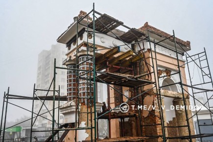 Валентин Демидов: Сохраняем наследие: продолжается реставрация исторической арки в Центральном парке им. Ленина