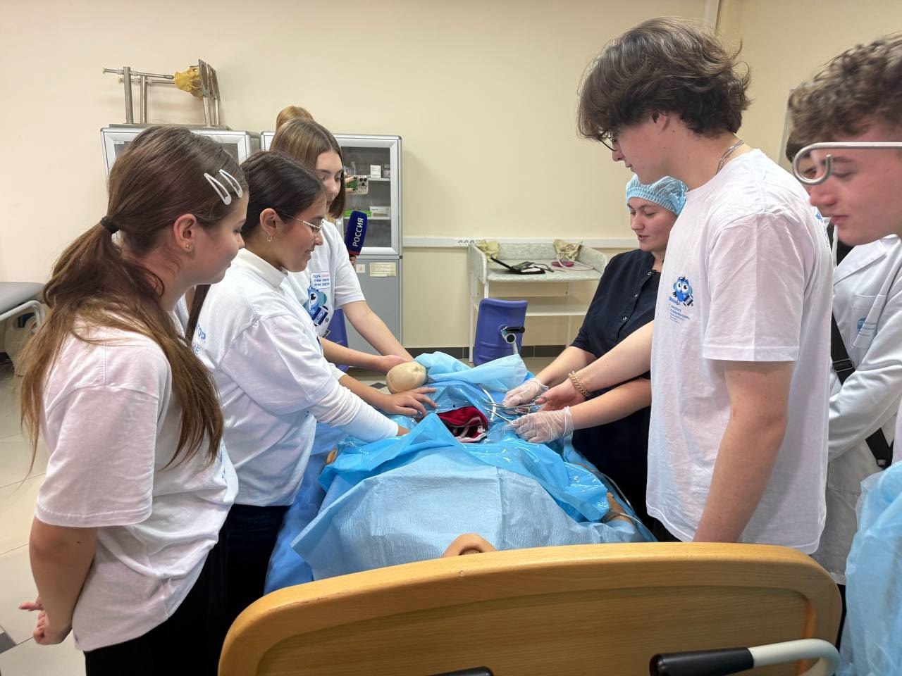 Владимир Переверзев: Учащиеся 10 и 11 медицинских классов школы №2 поселка Борисовка в рамках губернаторского проекта «Медицинские классы» активно участвуют в профориентационных «Университетских субботах», которые проводит... Владимир Переверзев: Учащиеся 10 и 11 медицинских классов школы №2 поселка Борисовка в рамках губернаторского проекта «Медицинские классы» активно участвуют в профориентационных «Университетских субботах», которые проводит...