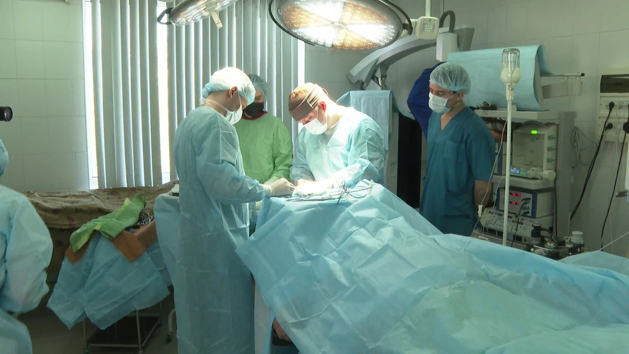 Раненому подростку из приграничья успешно провели операцию