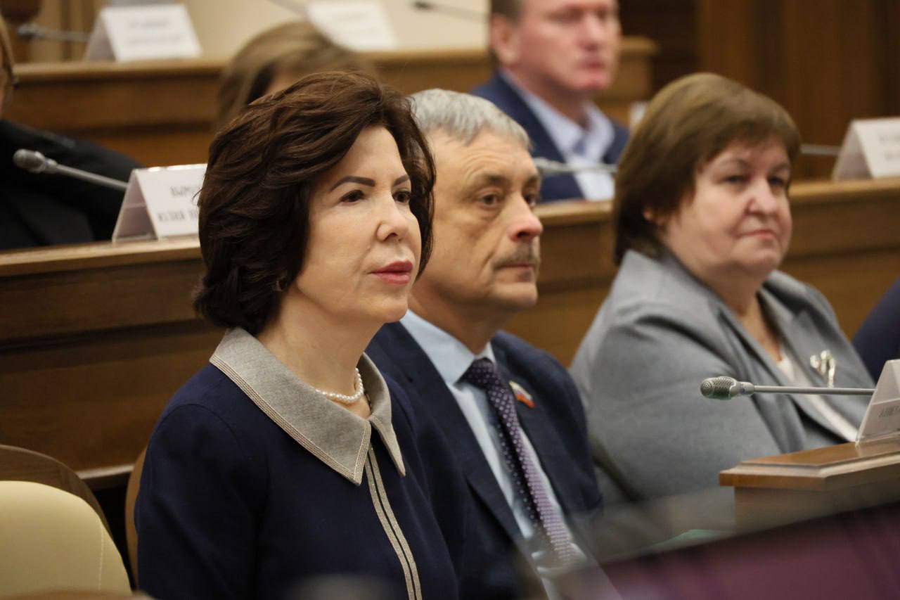 Сегодня в областной Думе под председательством первого вице-спикера регионального заксобрания Елены Батановой состоялась рабочая группа по рассмотрению наказов избирателей, данных в ходе избирательной кампании по выборам... Сегодня в областной Думе под председательством первого вице-спикера регионального заксобрания Елены Батановой состоялась рабочая группа по рассмотрению наказов избирателей, данных в ходе избирательной кампании по выборам...