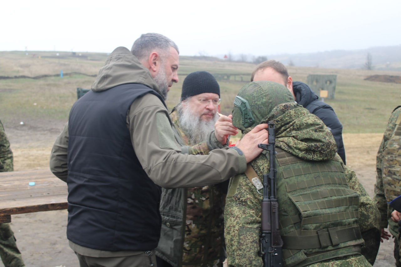 Белгородские священники поддержали бойцов СВО в ЛНР Белгородские священники поддержали бойцов СВО в ЛНР