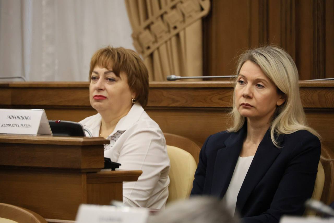 Сегодня в областной Думе под председательством первого вице-спикера регионального заксобрания Елены Батановой состоялась рабочая группа по рассмотрению наказов избирателей, данных в ходе избирательной кампании по выборам... Сегодня в областной Думе под председательством первого вице-спикера регионального заксобрания Елены Батановой состоялась рабочая группа по рассмотрению наказов избирателей, данных в ходе избирательной кампании по выборам...