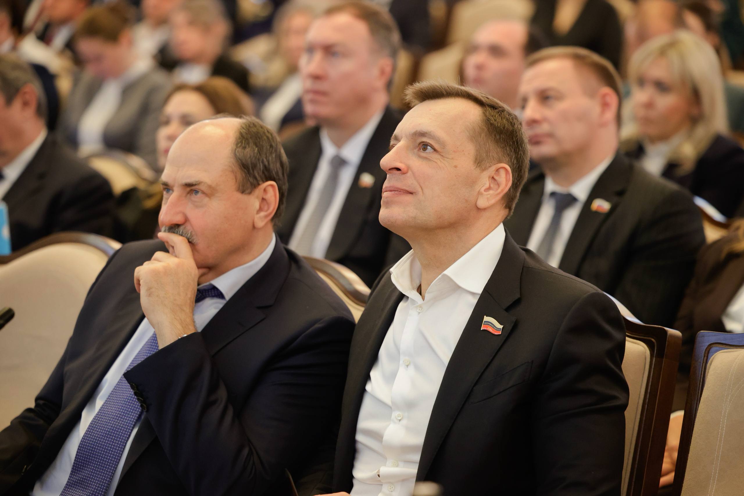 Юрий Клепиков: Ещё один принятый сегодня закон области устанавливает на 2026 год коэффициент, исходя из которого определяется размер стоимости патента по налогу на доходы физических лиц у иностранных граждан Юрий Клепиков: Ещё один принятый сегодня закон области устанавливает на 2026 год коэффициент, исходя из которого определяется размер стоимости патента по налогу на доходы физических лиц у иностранных граждан