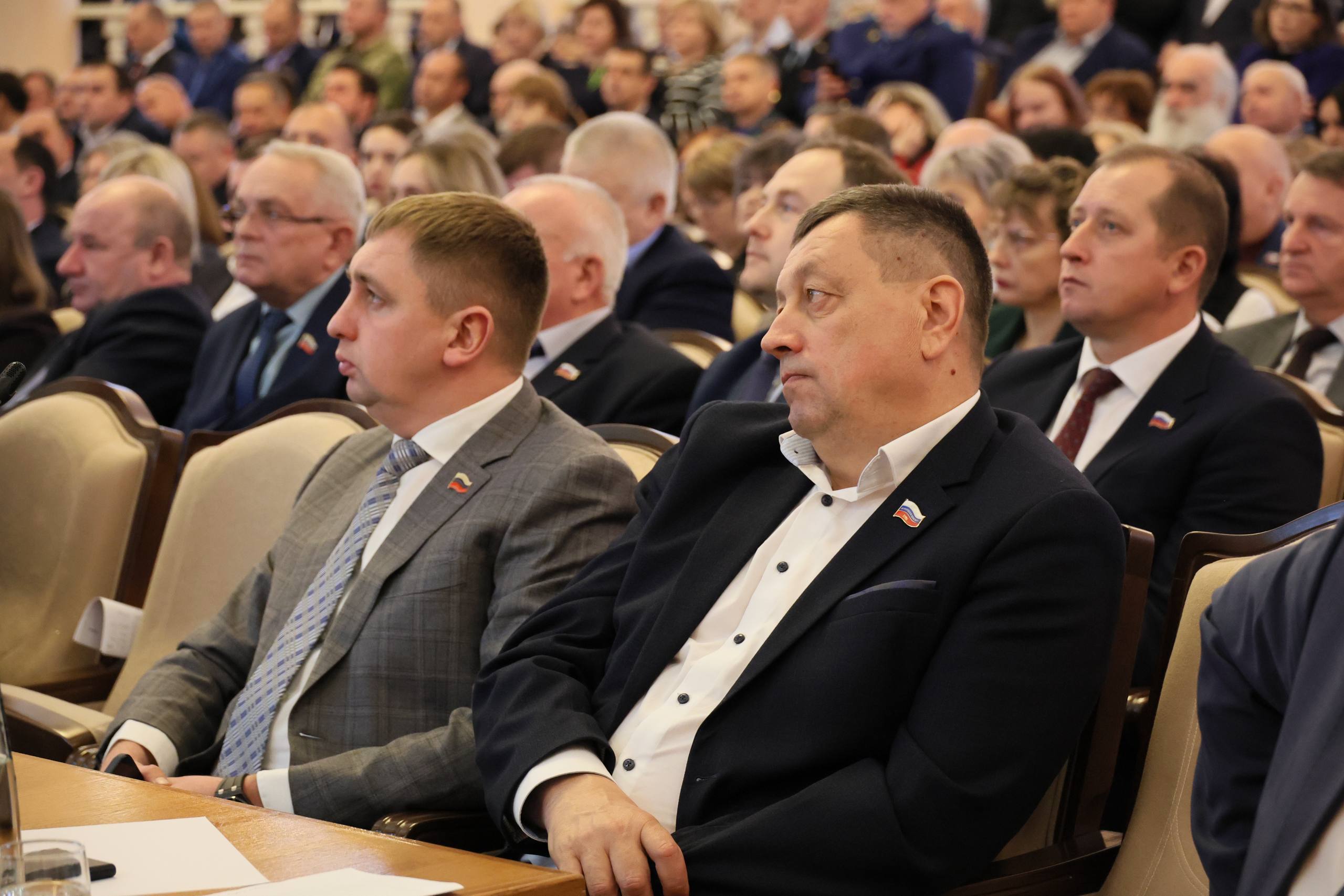 Юрий Клепиков: Ещё один принятый сегодня закон области устанавливает на 2026 год коэффициент, исходя из которого определяется размер стоимости патента по налогу на доходы физических лиц у иностранных граждан Юрий Клепиков: Ещё один принятый сегодня закон области устанавливает на 2026 год коэффициент, исходя из которого определяется размер стоимости патента по налогу на доходы физических лиц у иностранных граждан