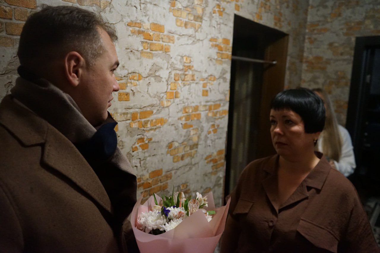 Олег Медведев: Сегодня, в преддверии светлого праздника – Дня матери, навестили самых дорогих и уважаемых женщин нашего края – мам наших земляков, героев, павших в ходе специальной военной операции Олег Медведев: Сегодня, в преддверии светлого праздника – Дня матери, навестили самых дорогих и уважаемых женщин нашего края – мам наших земляков, героев, павших в ходе специальной военной операции