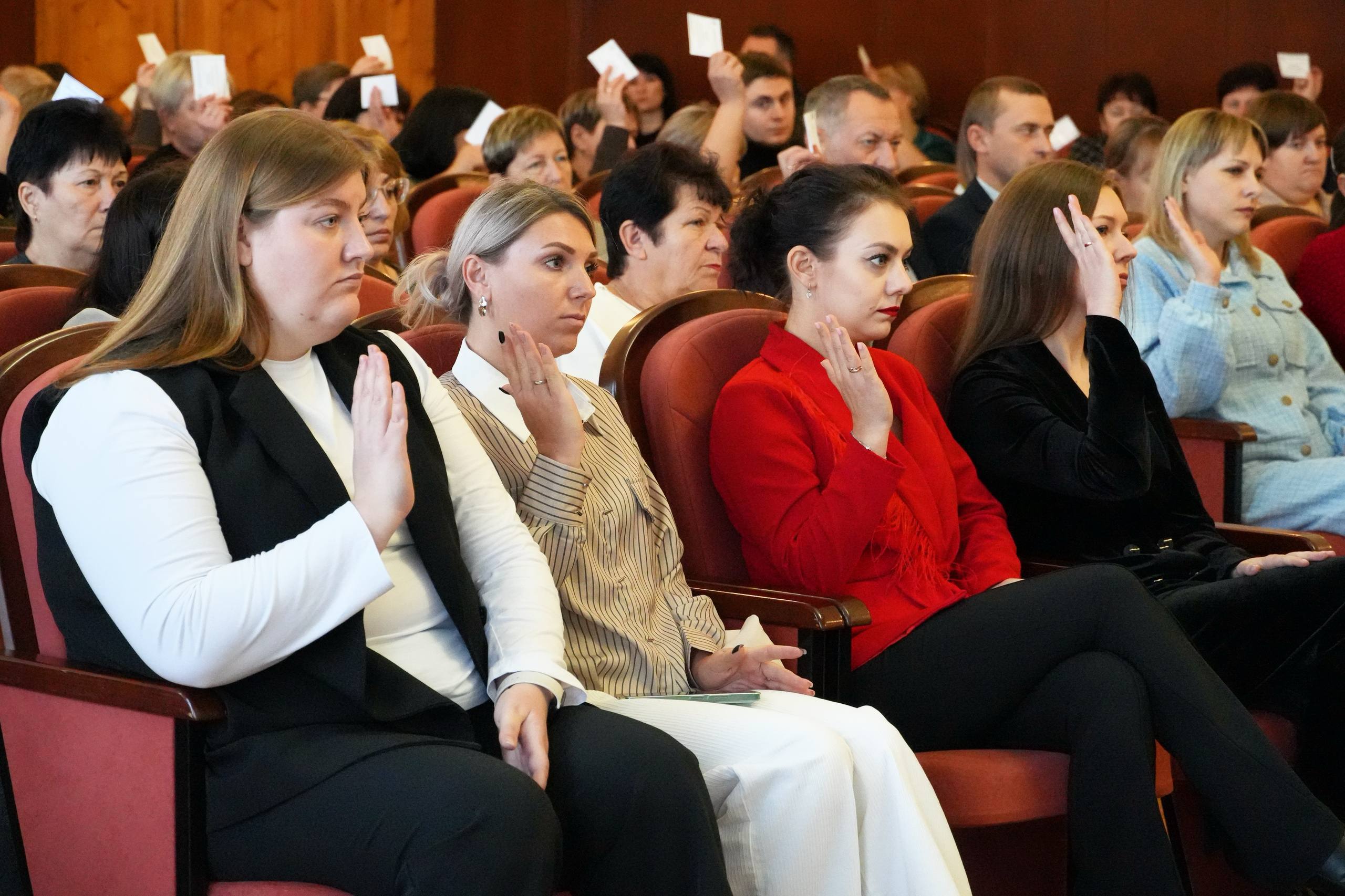 Андрей Миськов: В Доме Дерябина состоялась XXXVII конференция Новооскольского местного отделения партии «Единая Россия» Андрей Миськов: В Доме Дерябина состоялась XXXVII конференция Новооскольского местного отделения партии «Единая Россия»